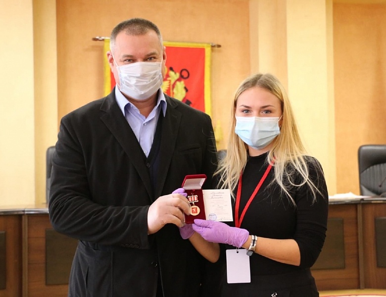 Награждение волонтёров в честь Дня добровольца