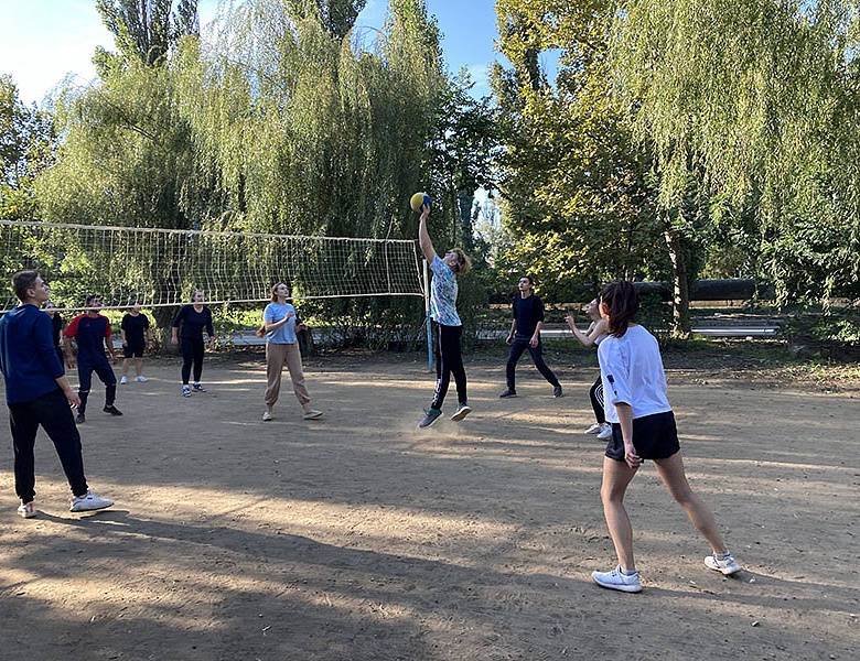 Соревнования по волейболу 
