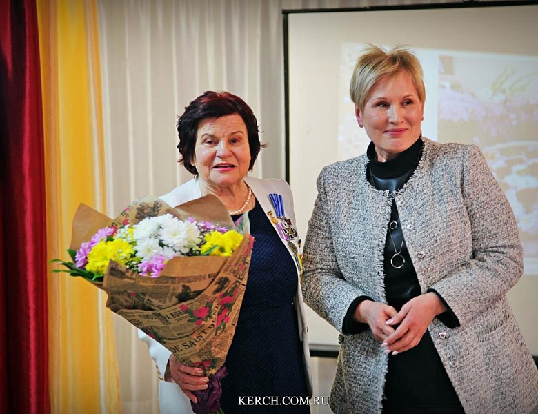 Верность долгу. В Керченском медколледже отметили сразу два юбилея.