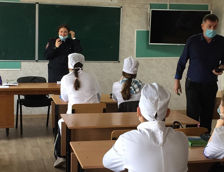 Встреча инспектора ПДН со студентами